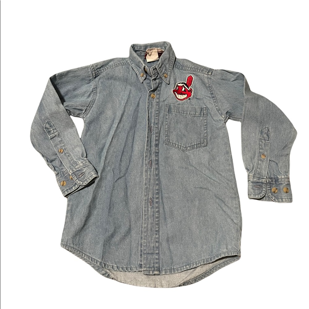 Collectable /rare
Genuine Cleveland Indians denim shirt kids
Collectors item
